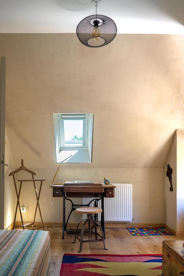 Chambre D'Hotes Chez Artiste Verrier, La Perriere - Perche Экстерьер фото